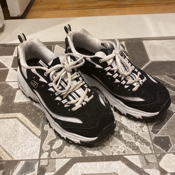 Black & white sneakers - Picture 2 of 6